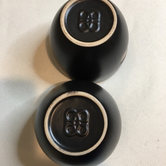 NEW - MINE & YOURS BAILEY'S IRISH CREAM COLLECTABLE CERAMIC CUPS (SET OF 2) - Picture 2 of 4